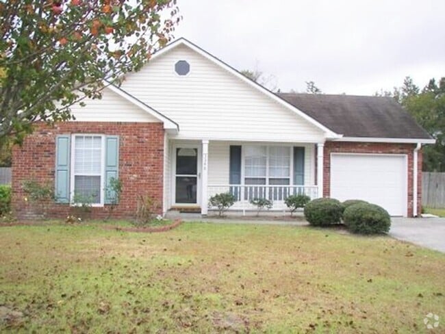 Building Photo - Three bedroom! Rental