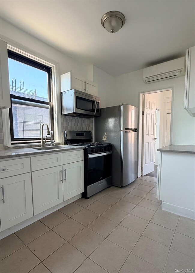 Photo - 1840 Bronxdale Ave Unit APT 3