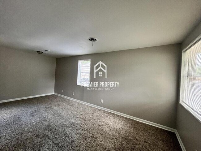 Photo - 4572 Violet Ave