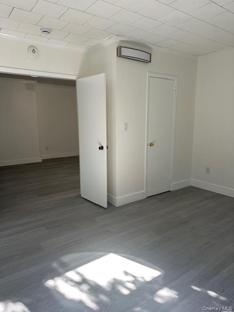 Building Photo - 76 Bayview Ave Unit A