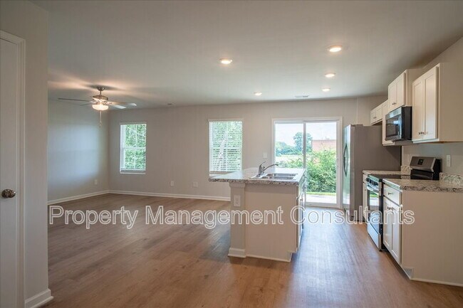 4151 Hudson Ct SW