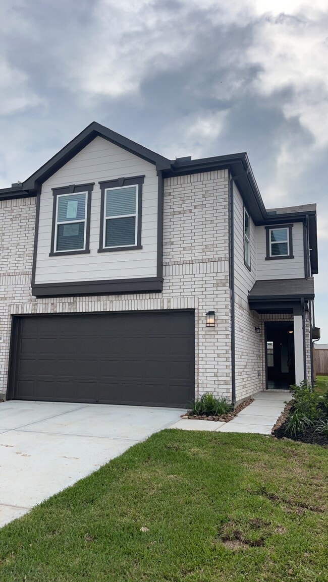 Building Photo - 5614 Smokey Bear Ln