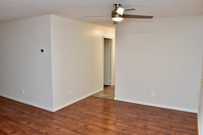 Living Room - 5815 Cove Landing Rd Unit 102