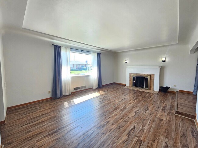 Photo - $2,000 - 3 Bed / 2 Bath Charming Rancher H...