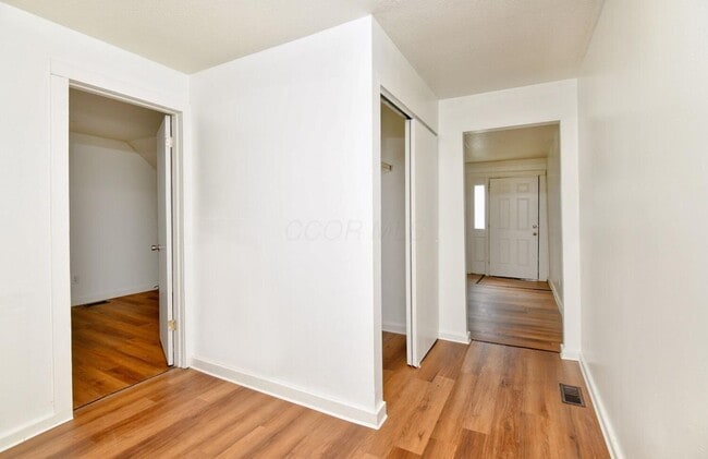 Photo - 144-144 1/2 S 3rd St Unidad 144 S 3rd St