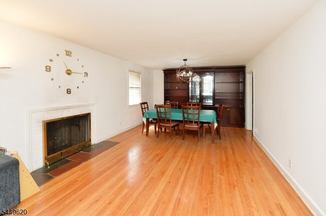 Photo - 968 Byron Ave