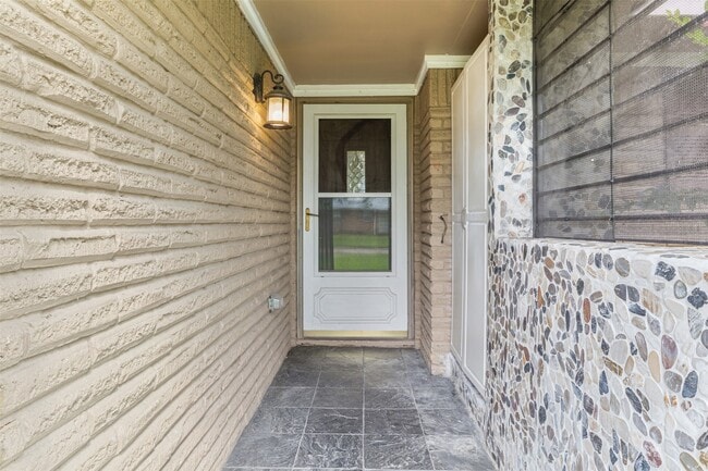 Photo - 1918 Crestdale Dr