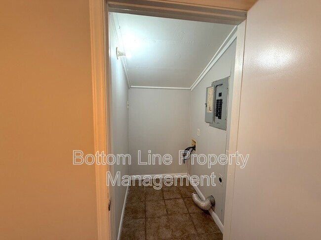 Photo - 2719 Thornton Rd