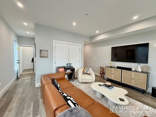 Photo - 1262 Holbrook Terrace NE Unidad #C