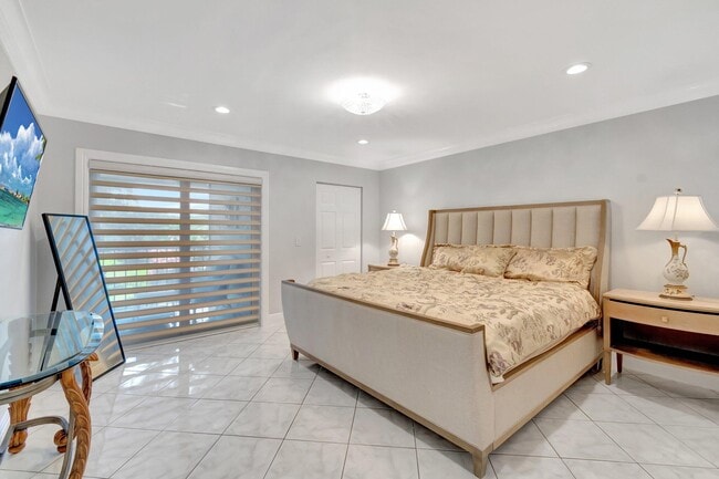 Photo - 14823 Cumberland Dr Unit 202