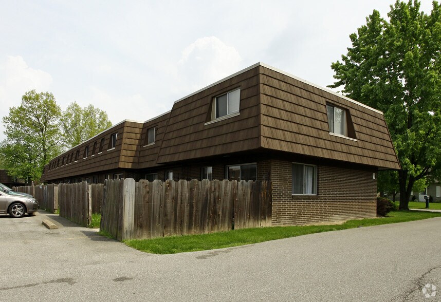 College Park Apartments For Rent in Elyria, OH