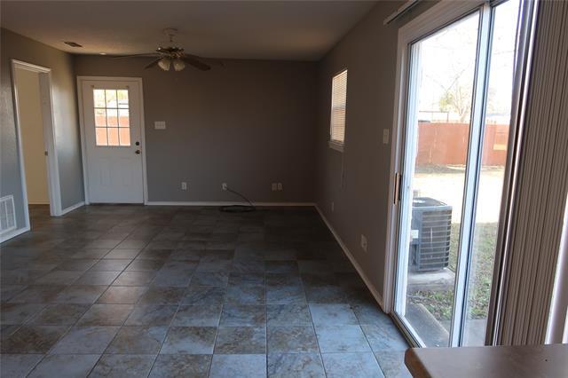 Photo - 406 N Denny St