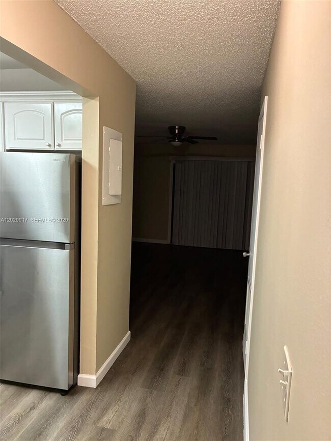 Photo - 617 Ixoria Ave Unit 18
