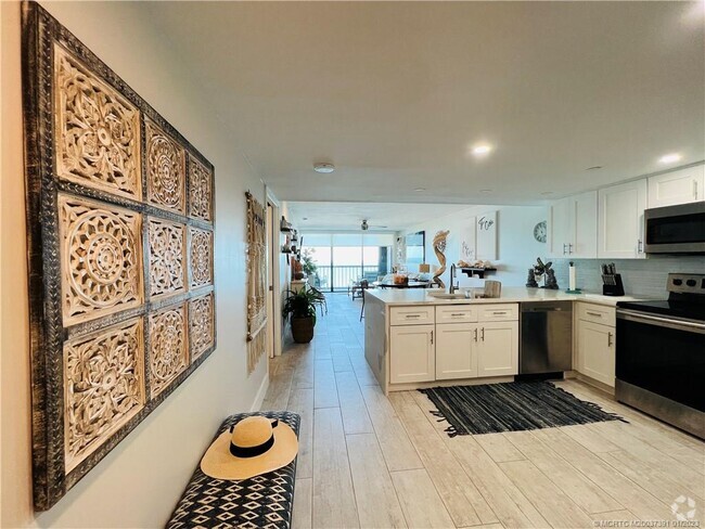 Building Photo - 8880 S Ocean Dr Unit 1102 Rental