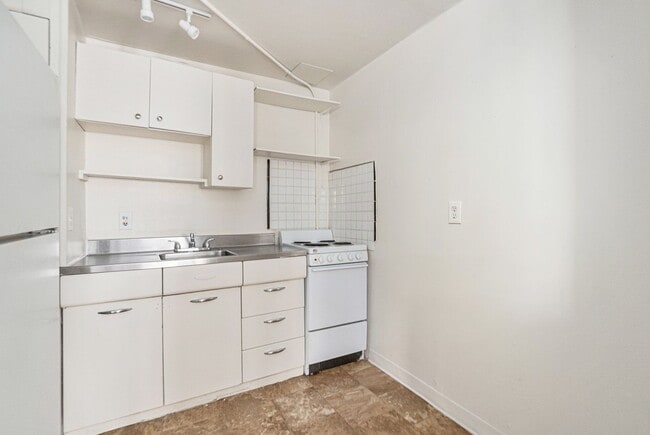 Photo - 2 BR Carriage Home 3 Blocks from Cheesman ...