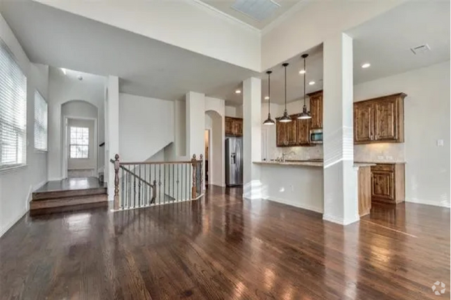 Building Photo - 6460 Naples Dr Rental
