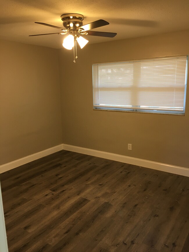 Photo - 805 10th St SW