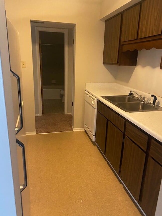 Photo - Courtyard Apartments