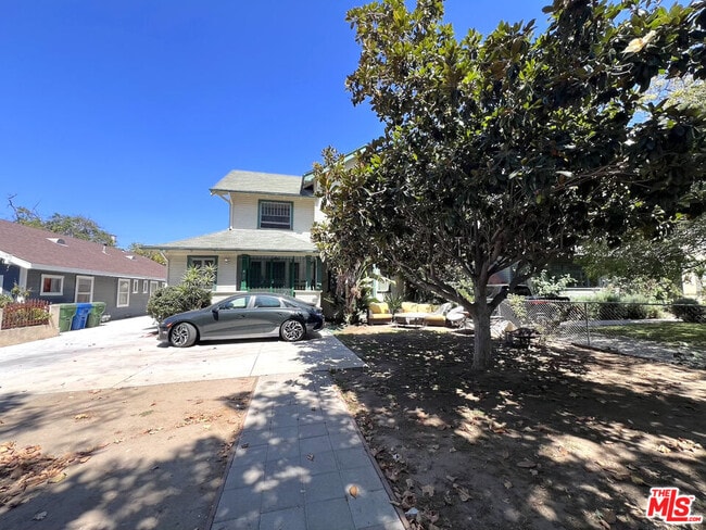 Building Photo - 1828 S Gramercy Pl Unit 1/4