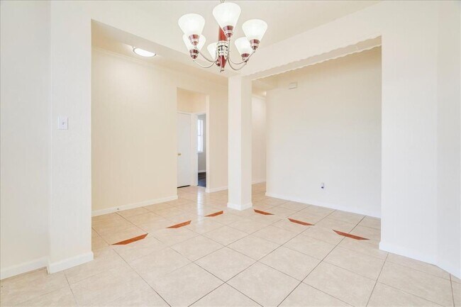 Photo - 1021 Black Locust Drive West