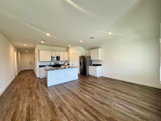 Photo - 1102 Rayburn Dr