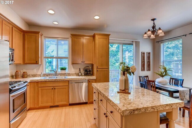 Photo - 1916 NE 49th Way