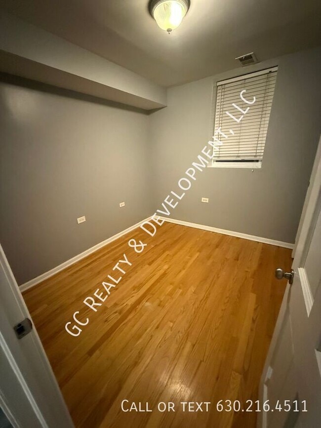 Photo - 3266 W Wrightwood Ave Unidad G