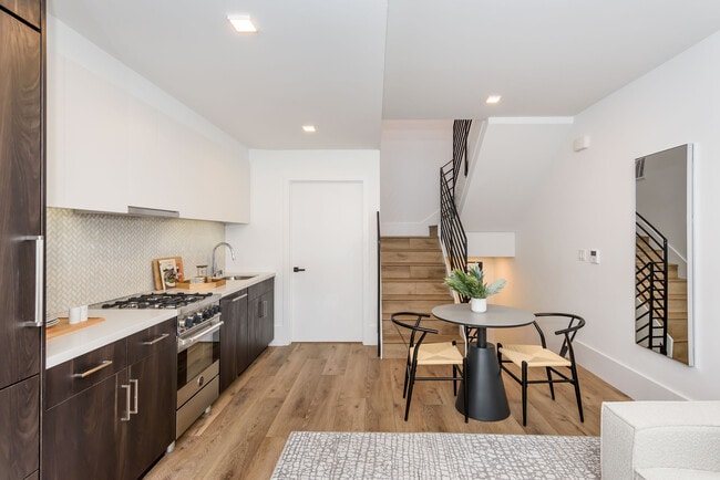 Photo - 1288 Howard St