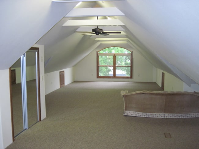 266 W 8th St Unit 1