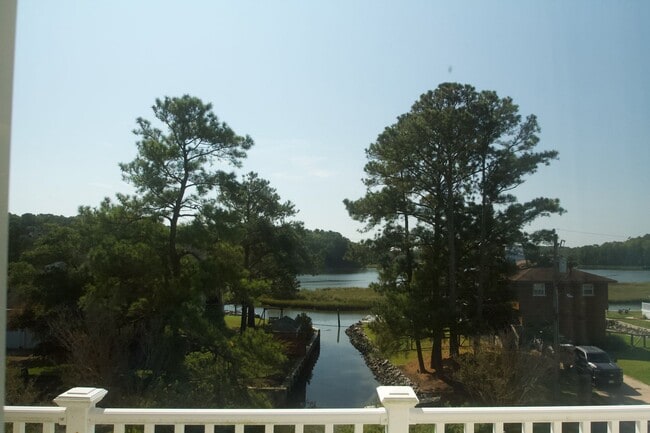 Photo - Beautiful home with amazing view
