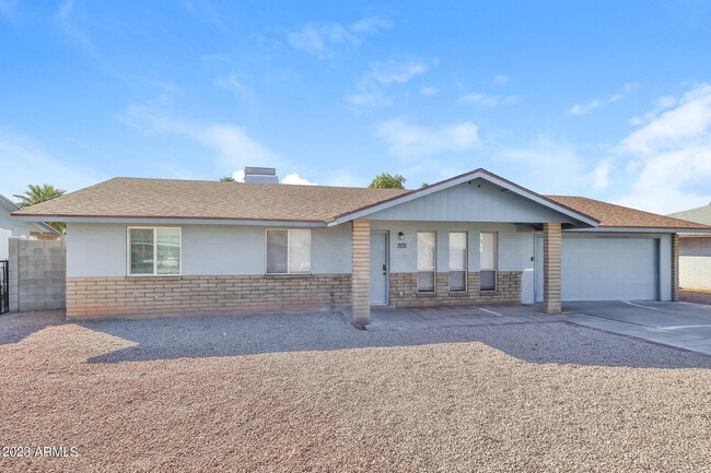 Building Photo - 305 W Ivyglen St Rental