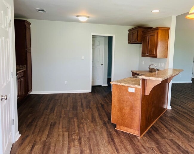 Photo - 1372 Lovers Lane Rd