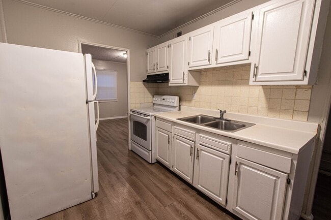 Photo - 3 Bedroom/1 Bathroom House For Rent