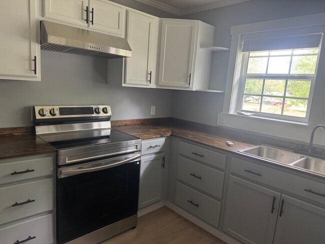 Photo - 204 12th Ave