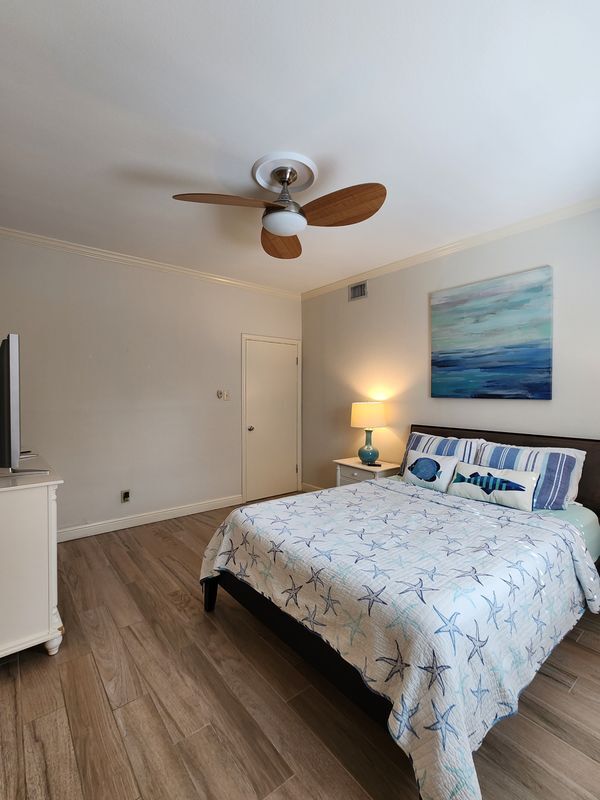 Photo - 206 W Red Snapper St