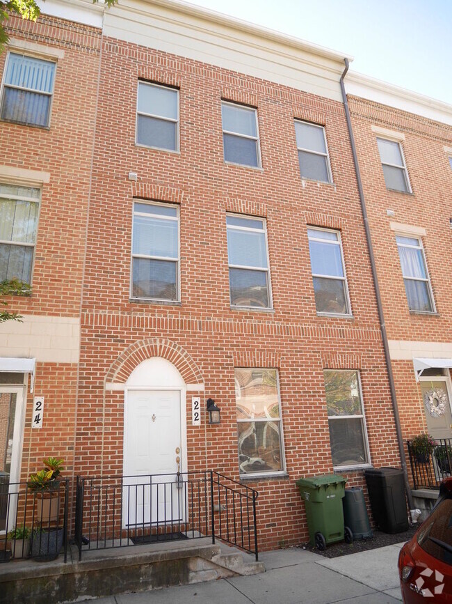 Building Photo - 2 Bedroom Townhome Located In Baltimore Ci...