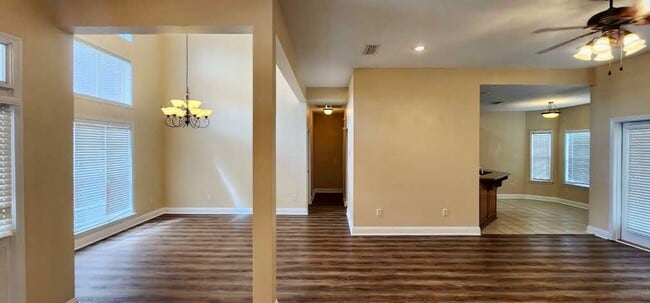 Photo - Great Home and Location-Available Now!
