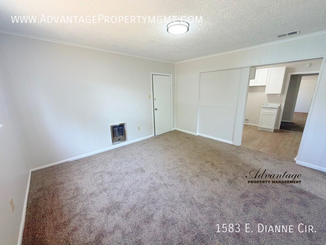 Photo - 1583 E Dianne Cir