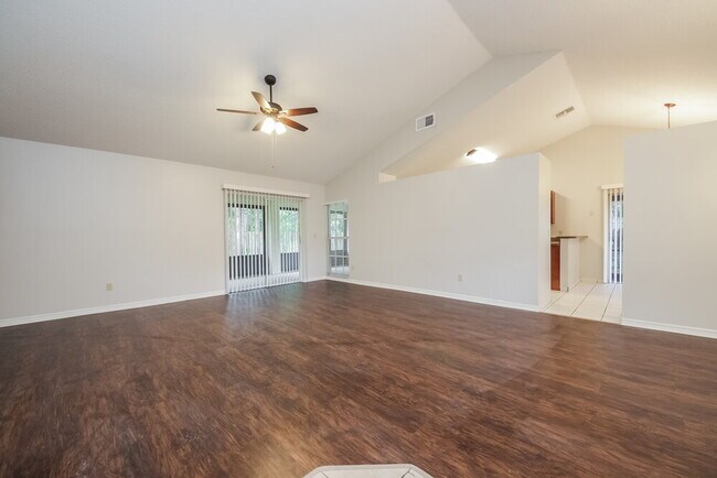 Photo - 711 White River Dr