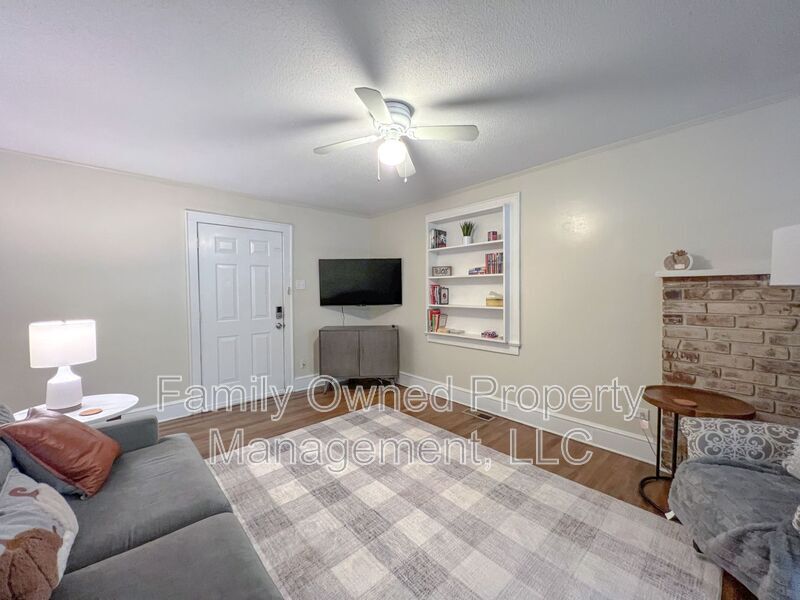 806-B N Magnolia St