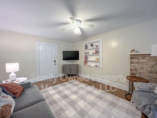 806-B N Magnolia St