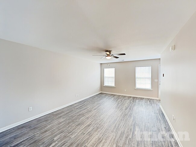 Photo - 304 Longfellows Ln