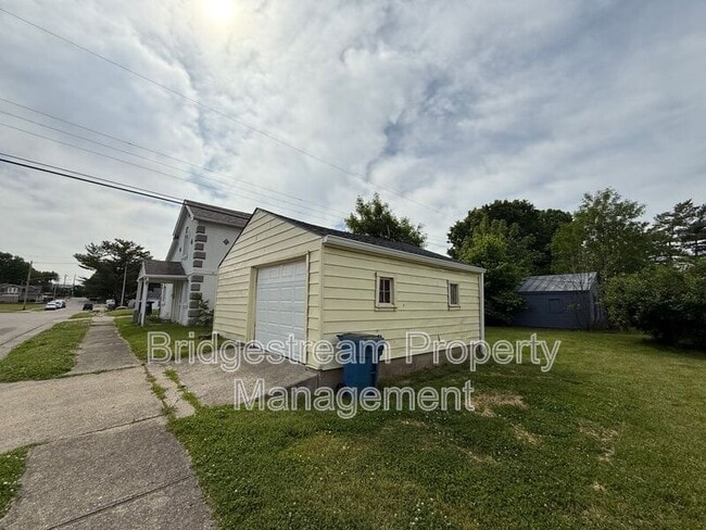 Photo - 2800 Cadillac St