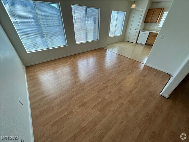 Building Photo - 6450 Stone Dry Ave Rental