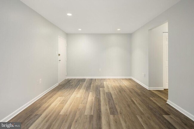 Photo - 3354 Woodburn Rd Unit 14