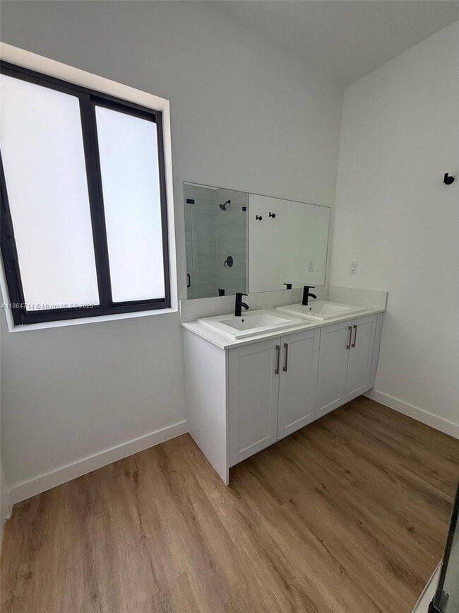 Photo - 421 SE 1st Ave