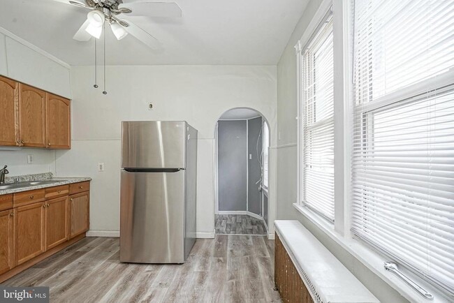 Photo - 30 S Railroad Ave