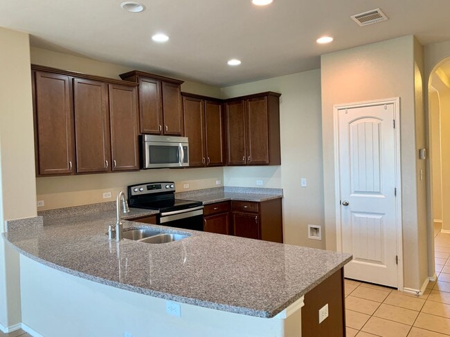 Photo - Spacious 5 Bedroom Home in Reserve at Westcreek