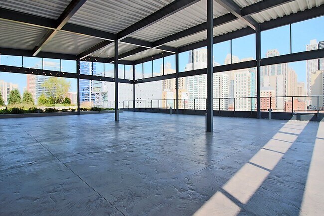 239 N Wells St Unit 3404