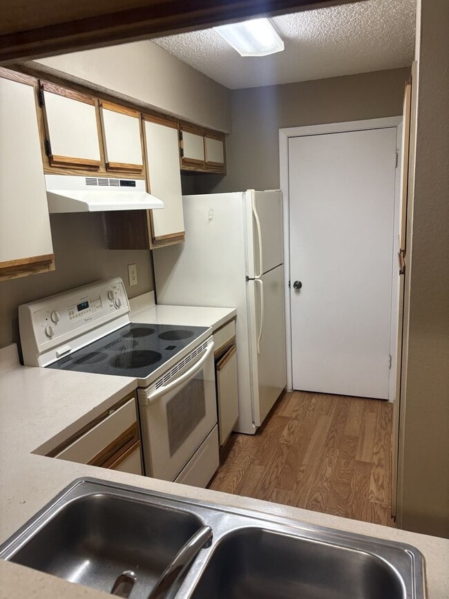 Photo - Large 2 bedroom 2 bath Condo